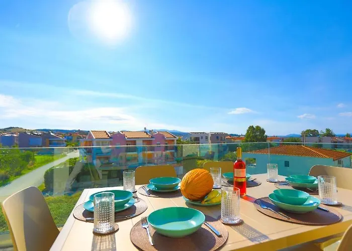 Olea Valley Lavinia 公寓 *