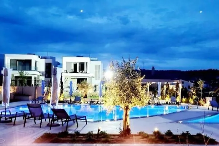 Olea Valley Lavinia *